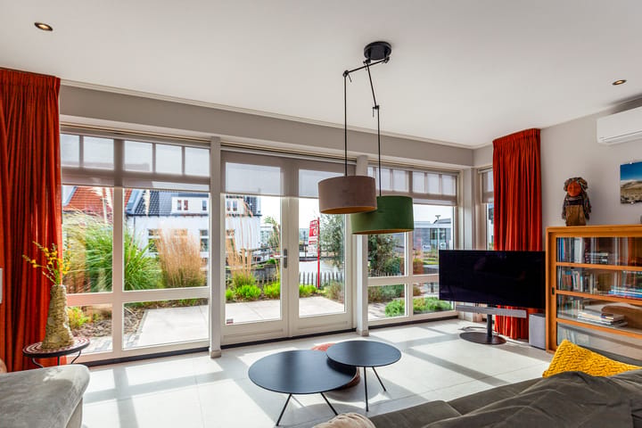 Vrijstaande woning te koop: Sint Bartholomeusstraat 18, Poeldijk