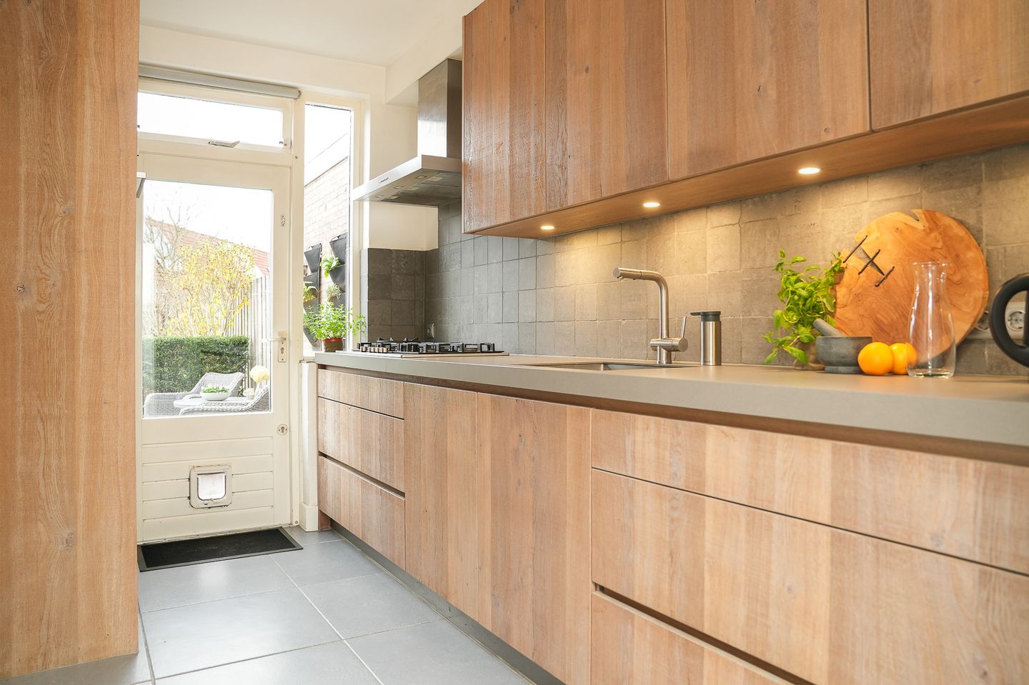 Photo 10 of Paterstraat 98