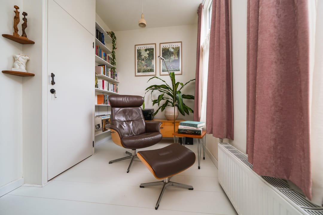 Photo 11 of Watergeusstraat 4-B01
