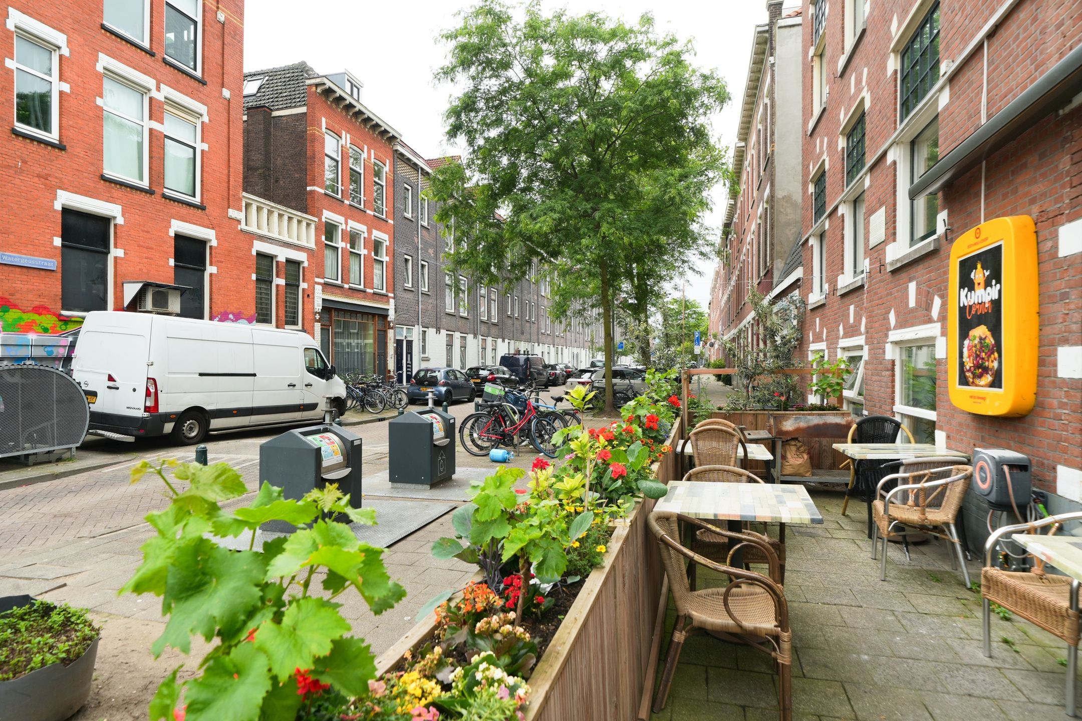Photo 24 of Watergeusstraat 4-B01