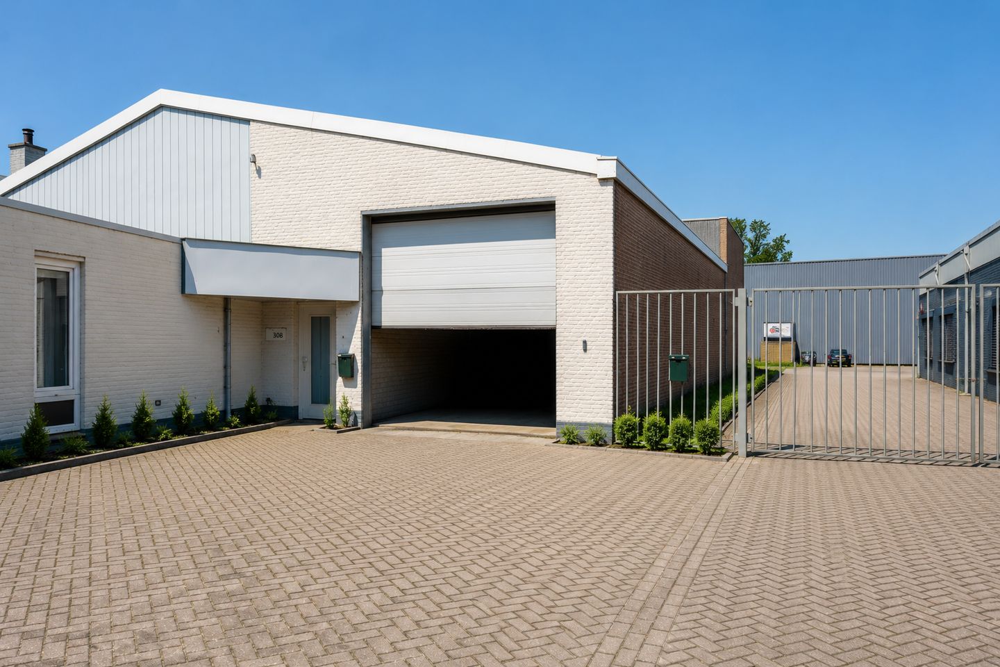 View photo 3 of Karveelweg 30