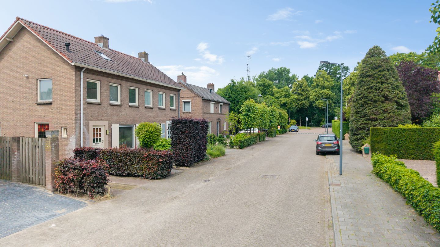 Photo 10 of Weidestraat 52