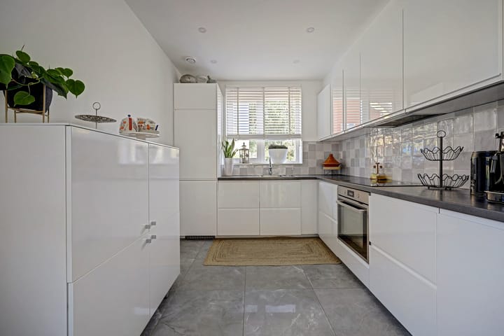 Hoekwoning te koop: Marlijnstraat 1, Hoogvliet Rotterdam