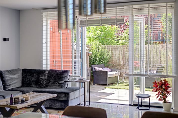 Hoekwoning te koop: Marlijnstraat 1, Hoogvliet Rotterdam