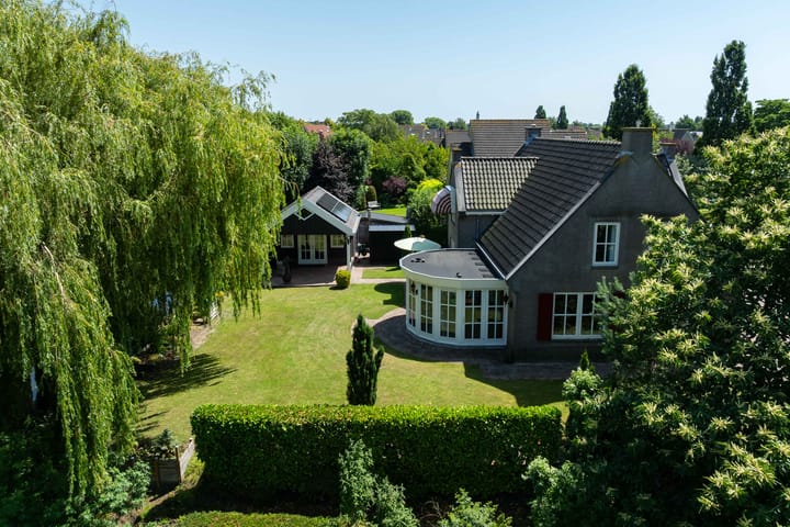 Photo 4 of Montanusstraat 8