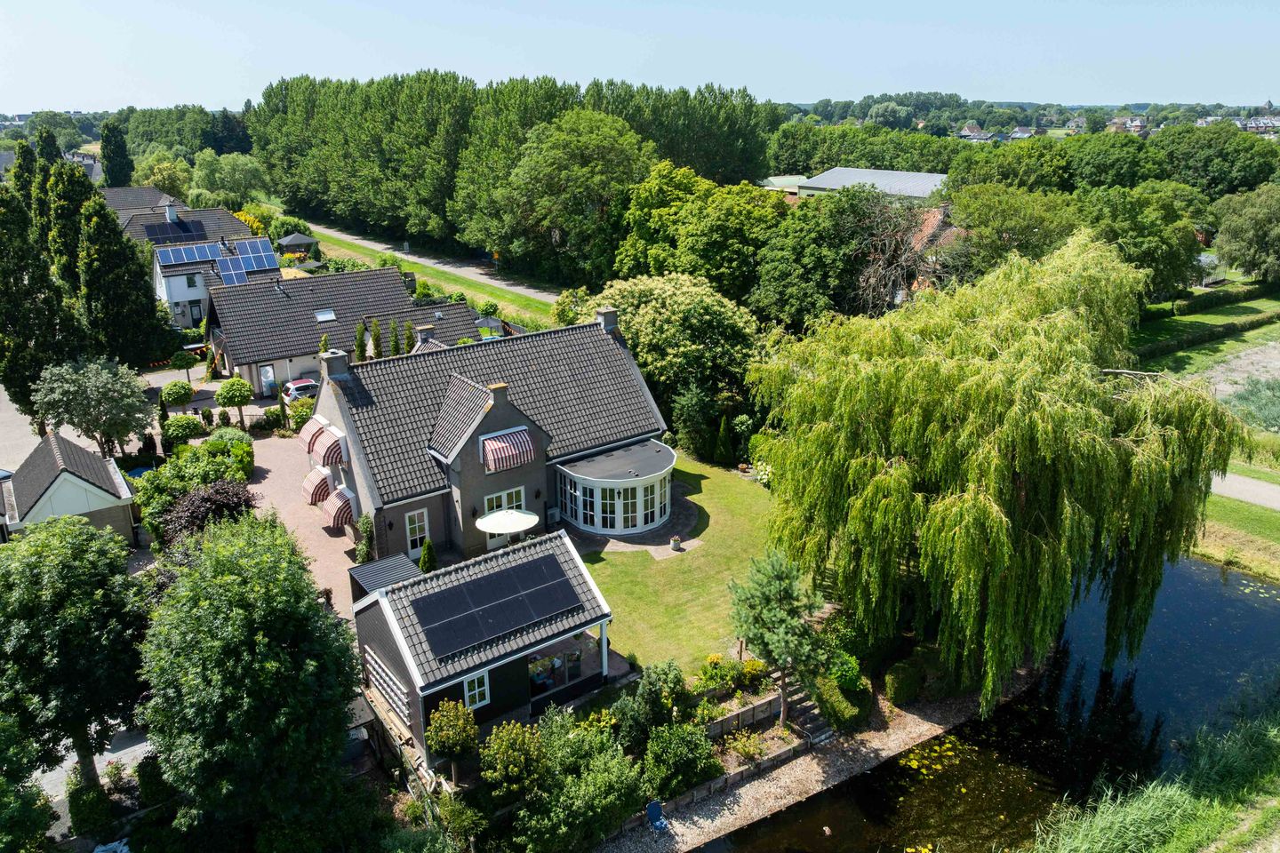 Photo 1 of Montanusstraat 8