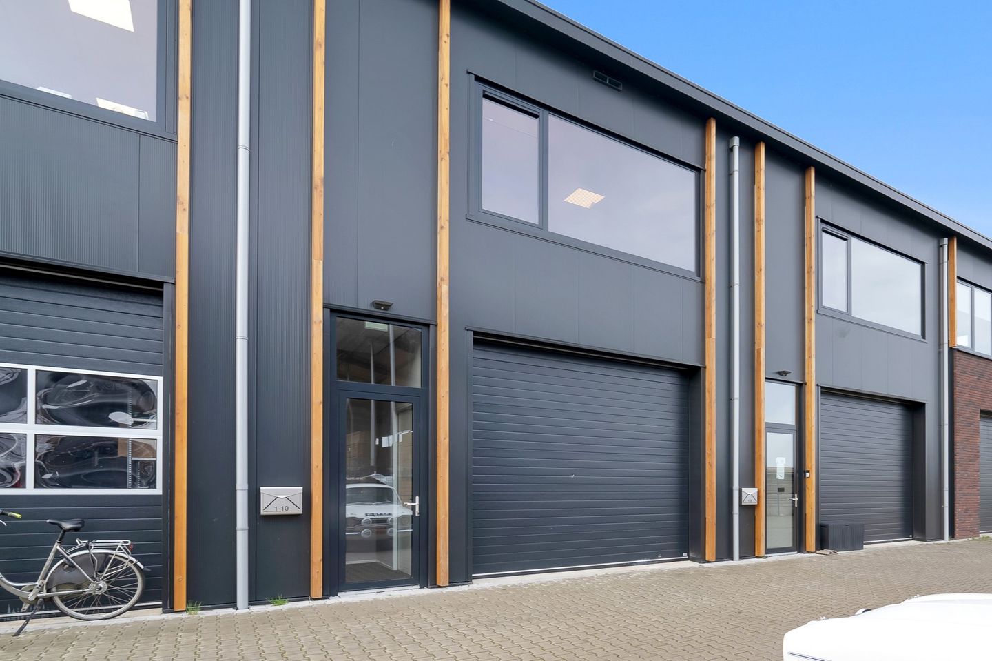 View photo 1 of Nikola Teslastraat 1-10