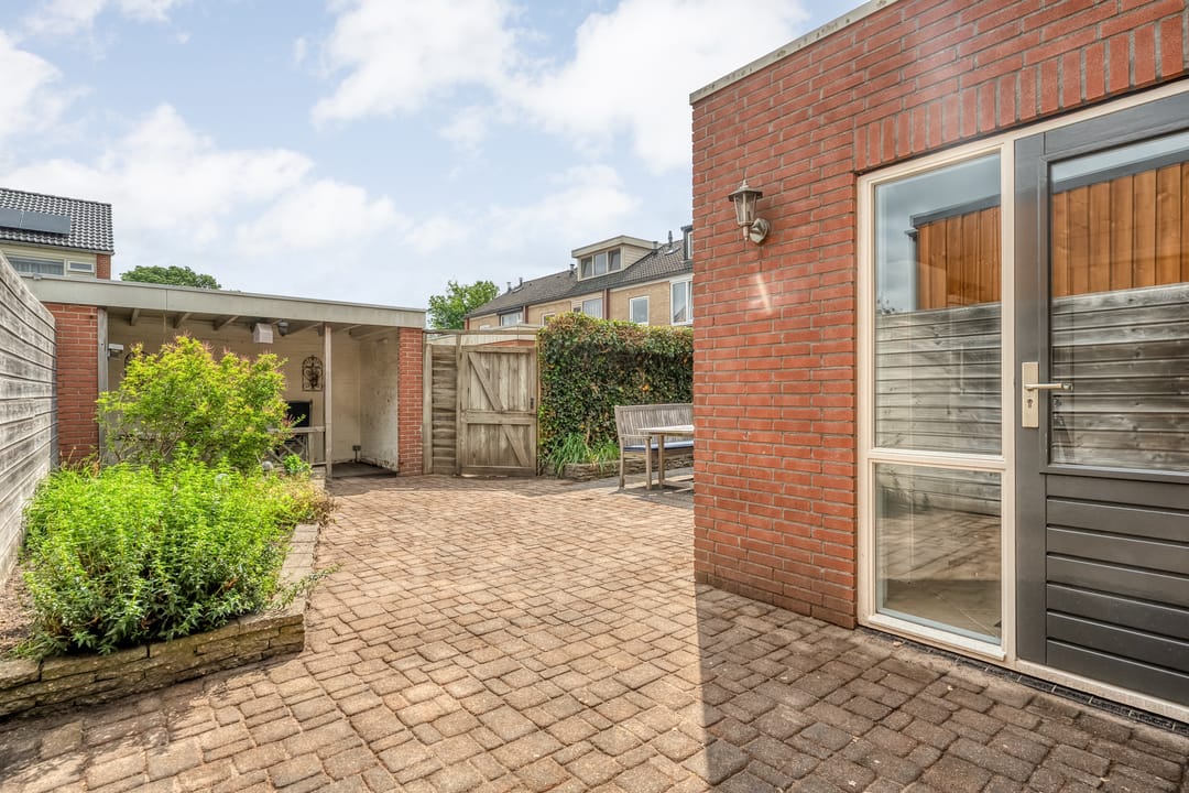 Photo 37 of Meidoornstraat 2