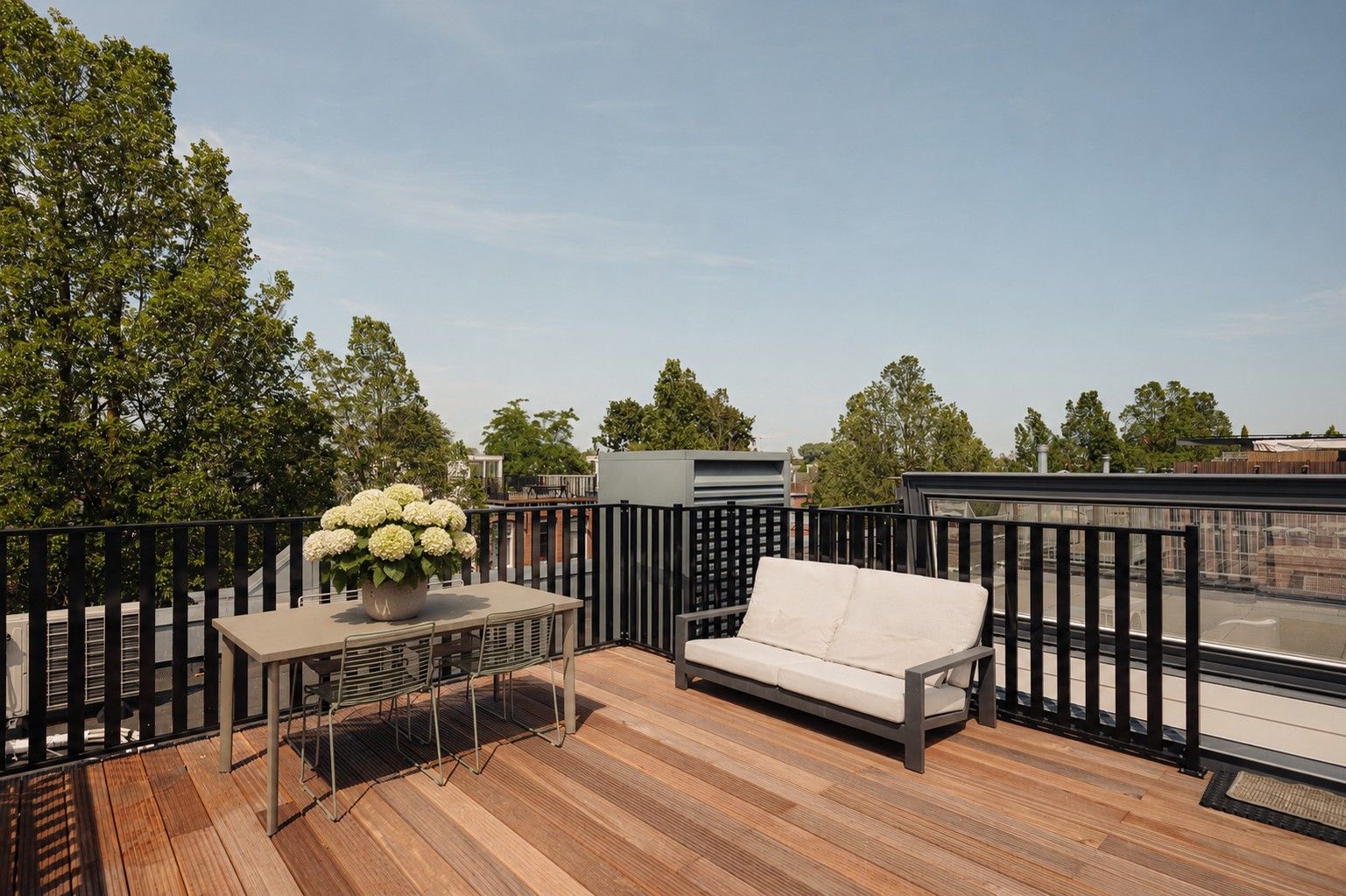 5-bedroom freehold villa in Amsterdam — photo 5 of 5