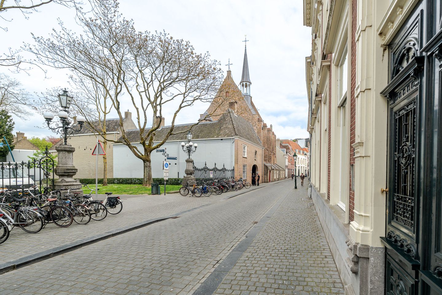 Photo 44 of Catharinastraat 21-F