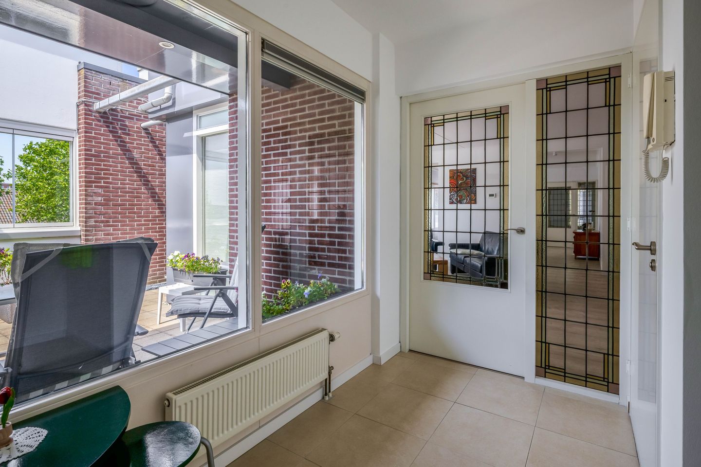 Photo 10 of Prins Hendrikstraat 66-D