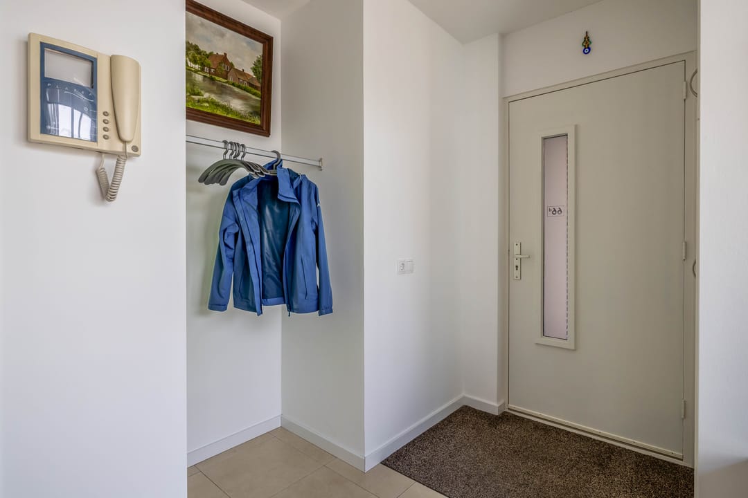 Photo 8 of Prins Hendrikstraat 66-D