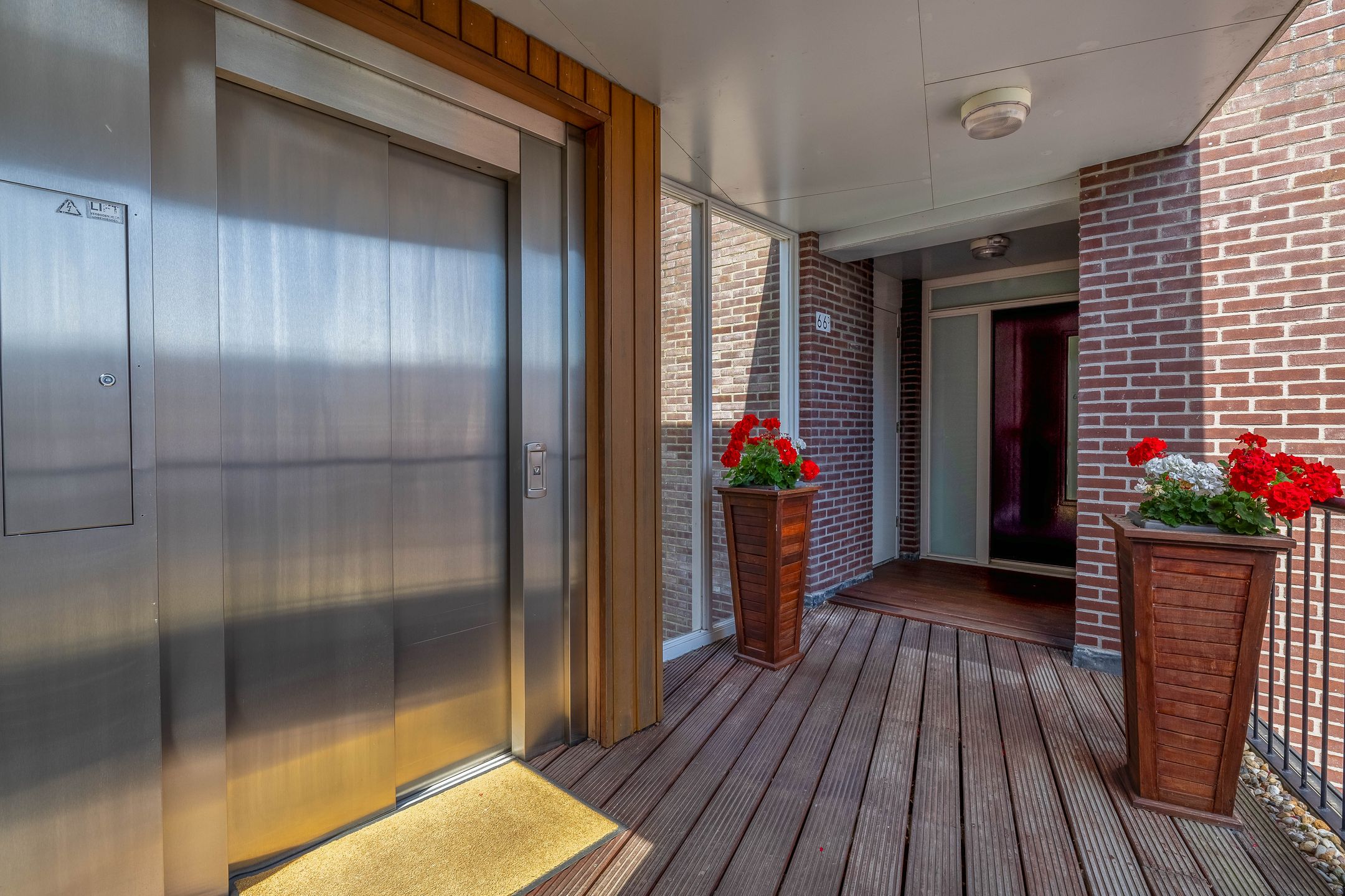 Photo 6 of Prins Hendrikstraat 66-D
