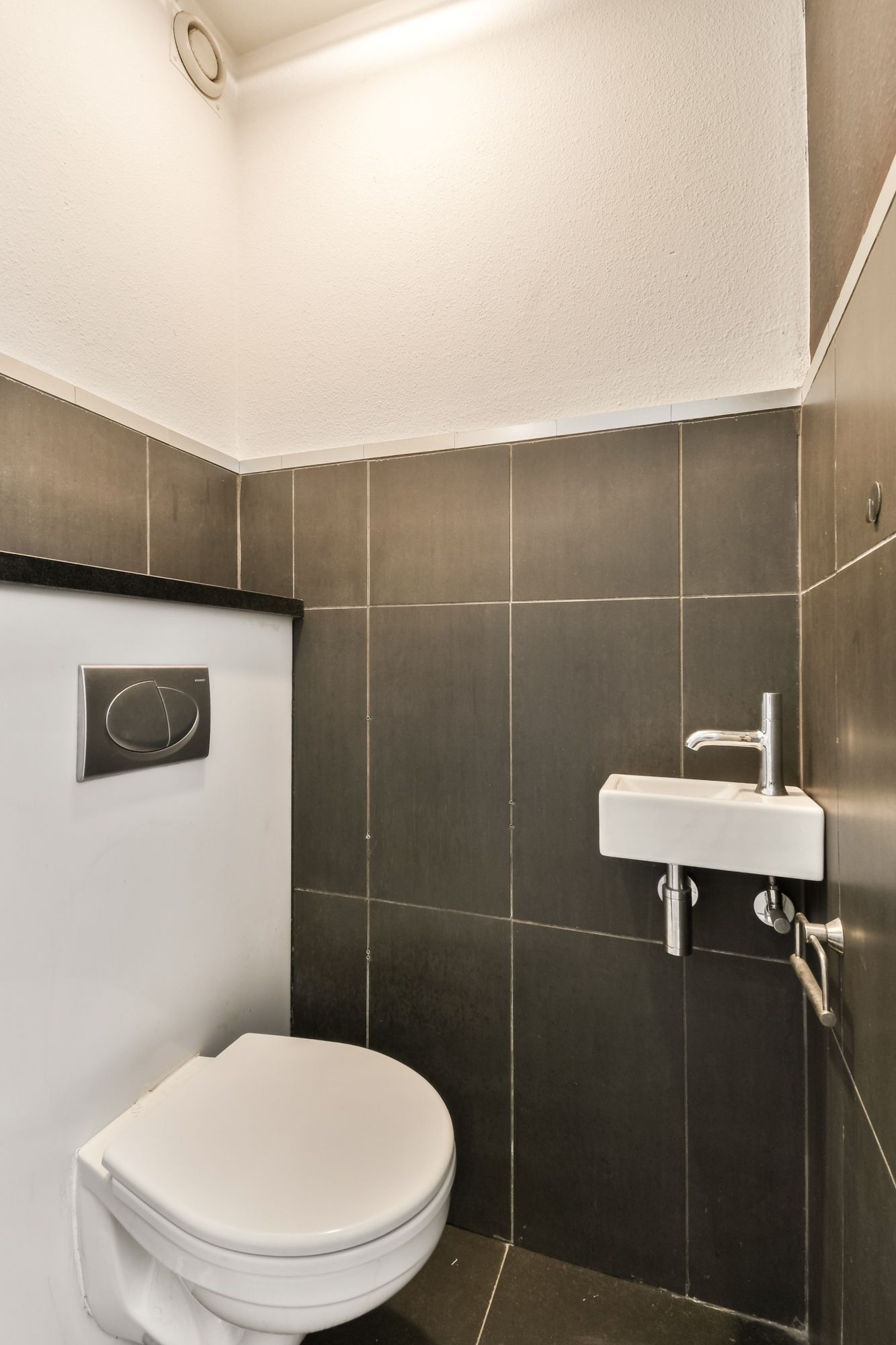 Photo 14 of Tielstraat 69