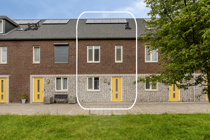 Tussenwoning te koop: Juliettepad 11, Hoogvliet Rotterdam