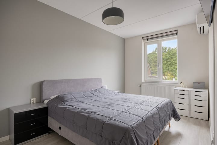 Tussenwoning te koop: Juliettepad 11, Hoogvliet Rotterdam