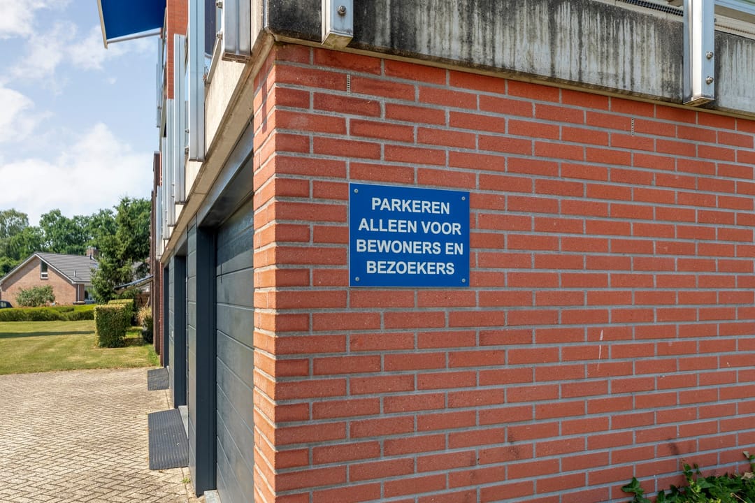 Photo 43 of Baron van Fridaghstraat 133