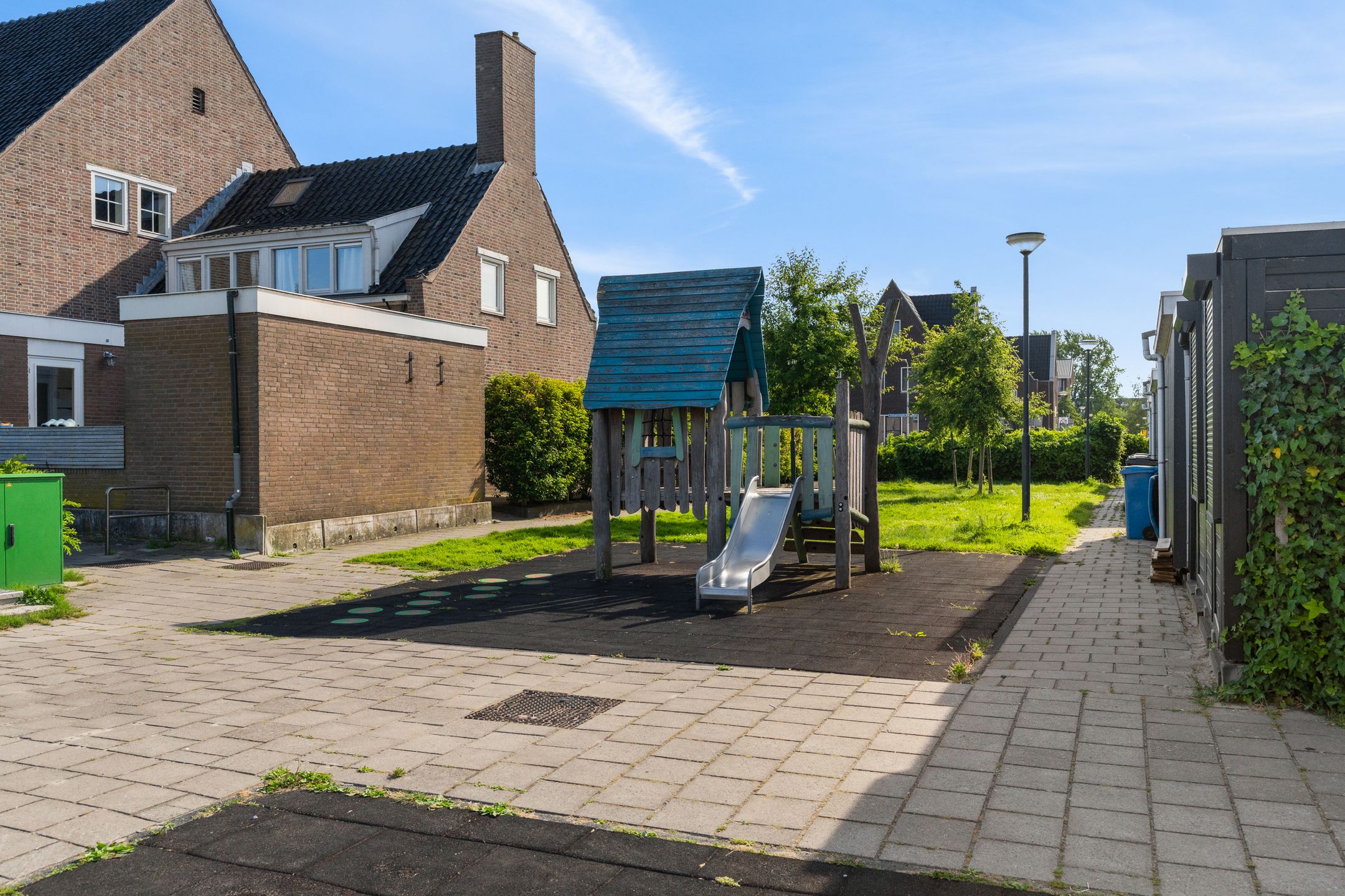 Foto 42 van Meertrosstraat 8