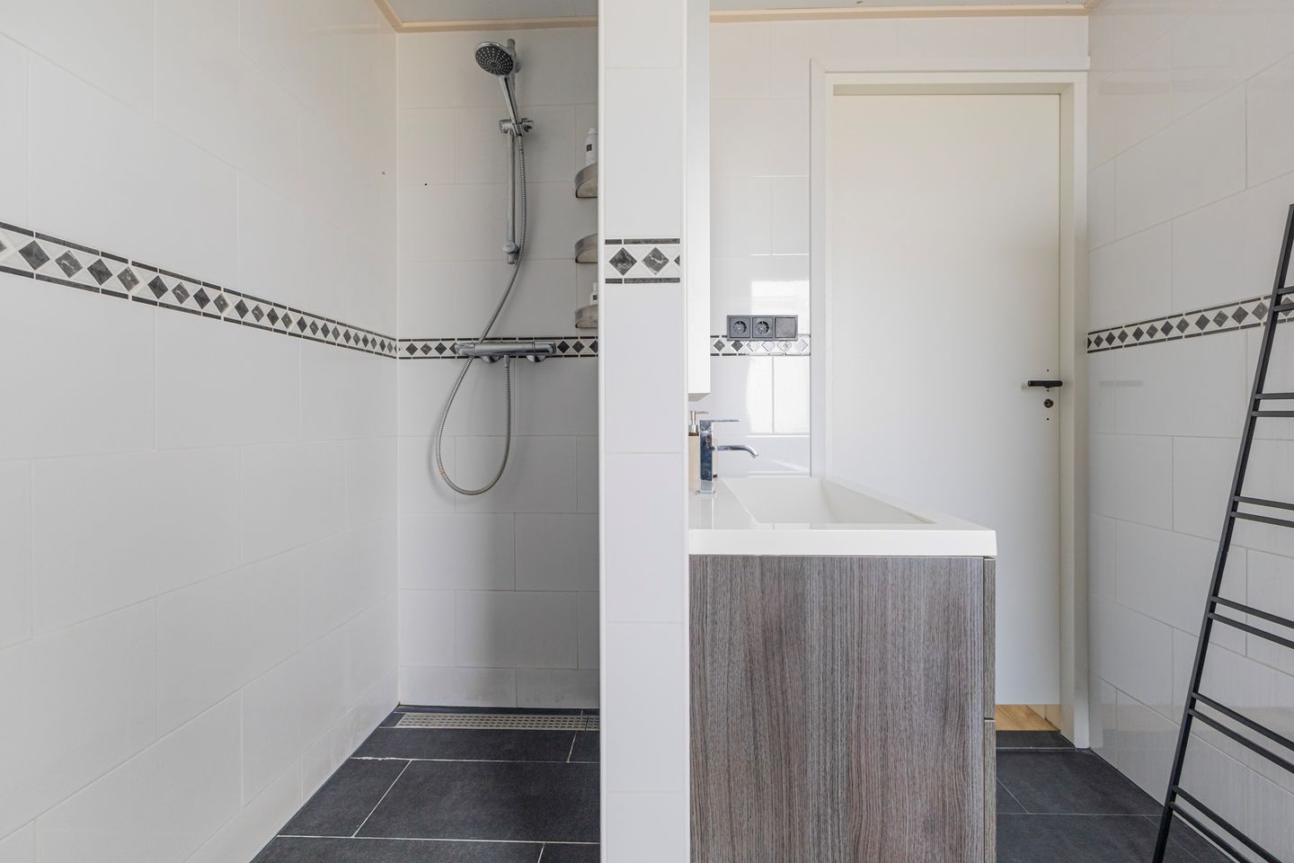 Photo 35 of Neeltie Jansstraat 10