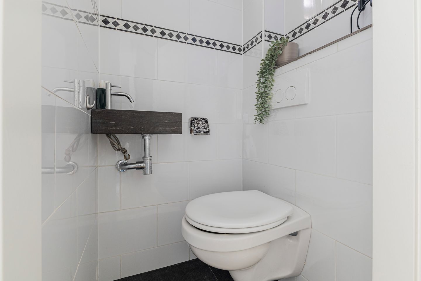 Photo 10 of Neeltie Jansstraat 10