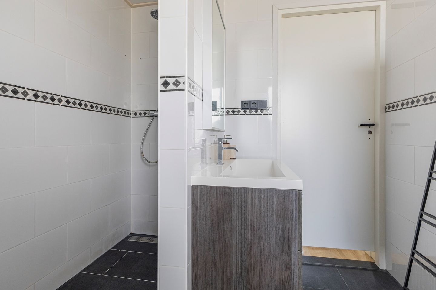 Photo 34 of Neeltie Jansstraat 10