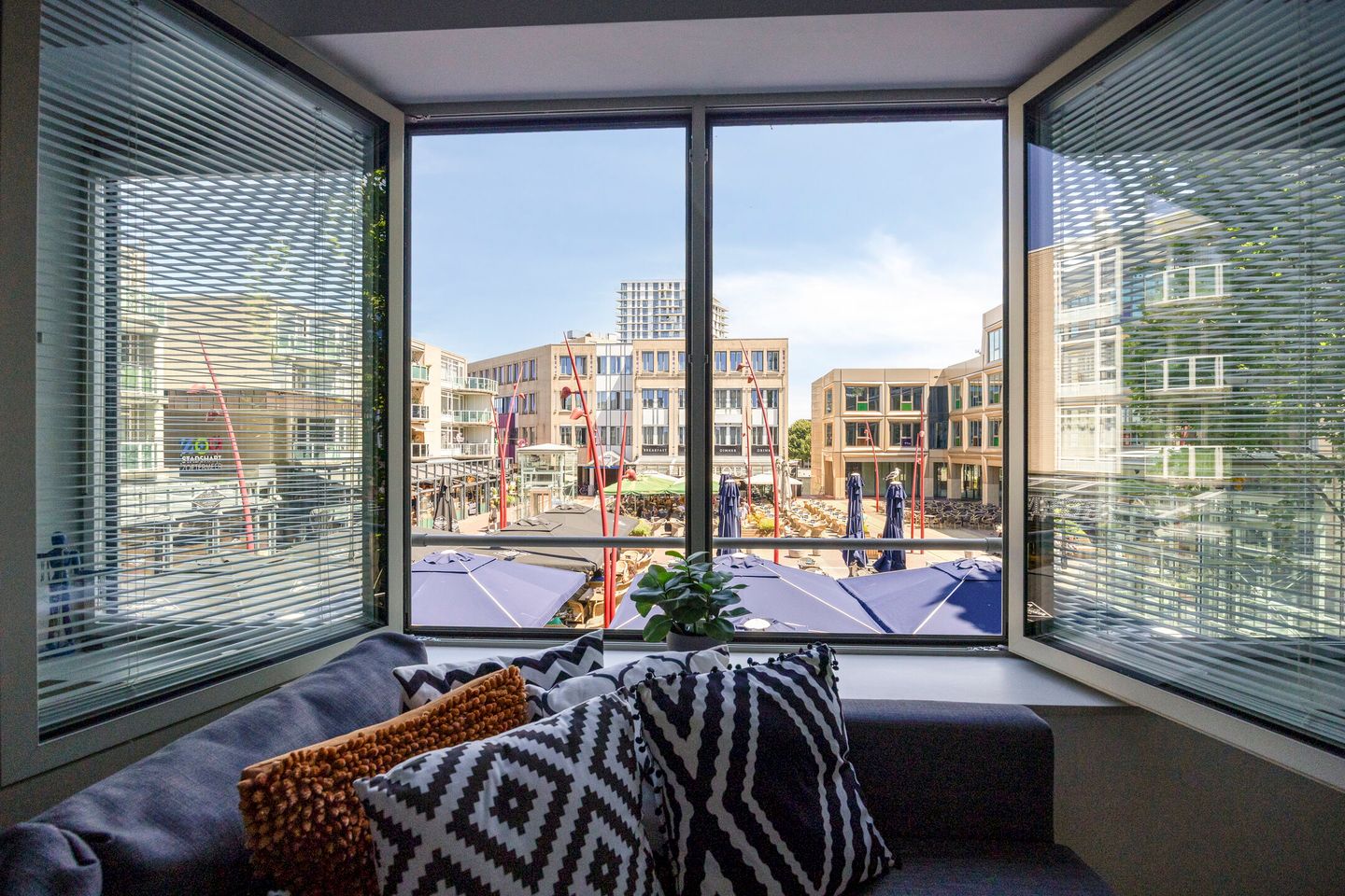 Photo 25 of Promenade 317