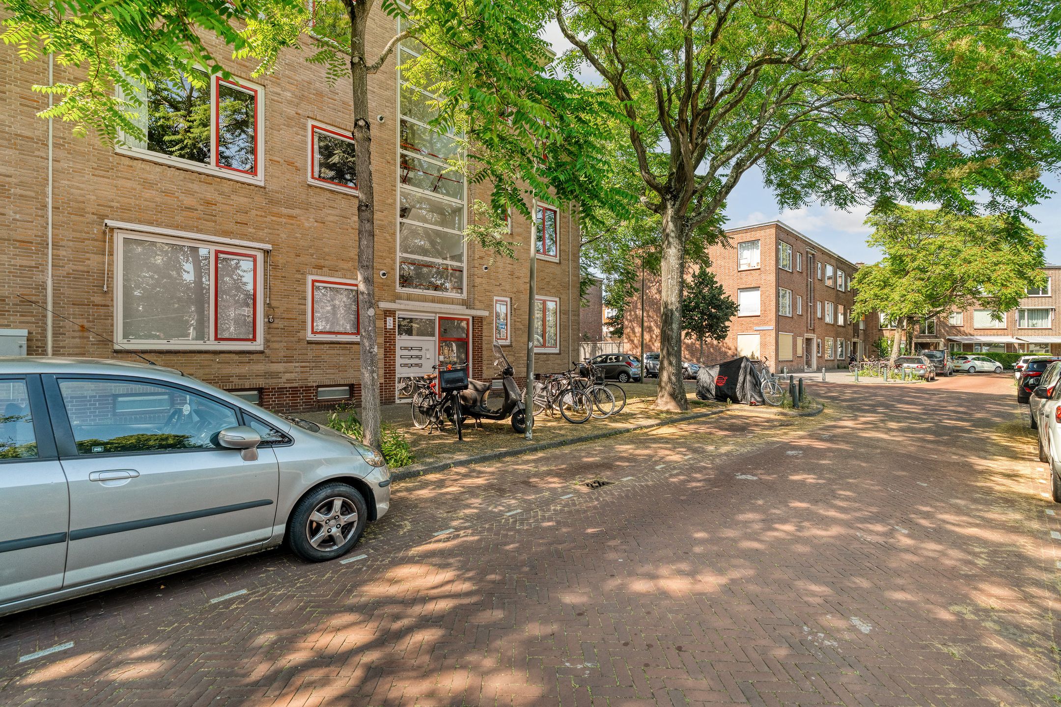 Foto 48 van Woudenbergstraat 83