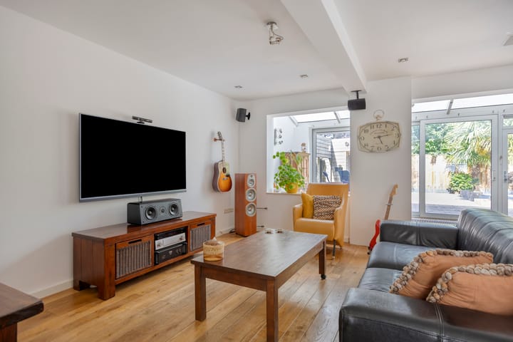 Hoekwoning te koop: Foxtrotstraat 1, Venray