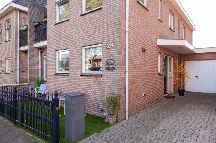 Photo 2 of Rademakerstraat 129
