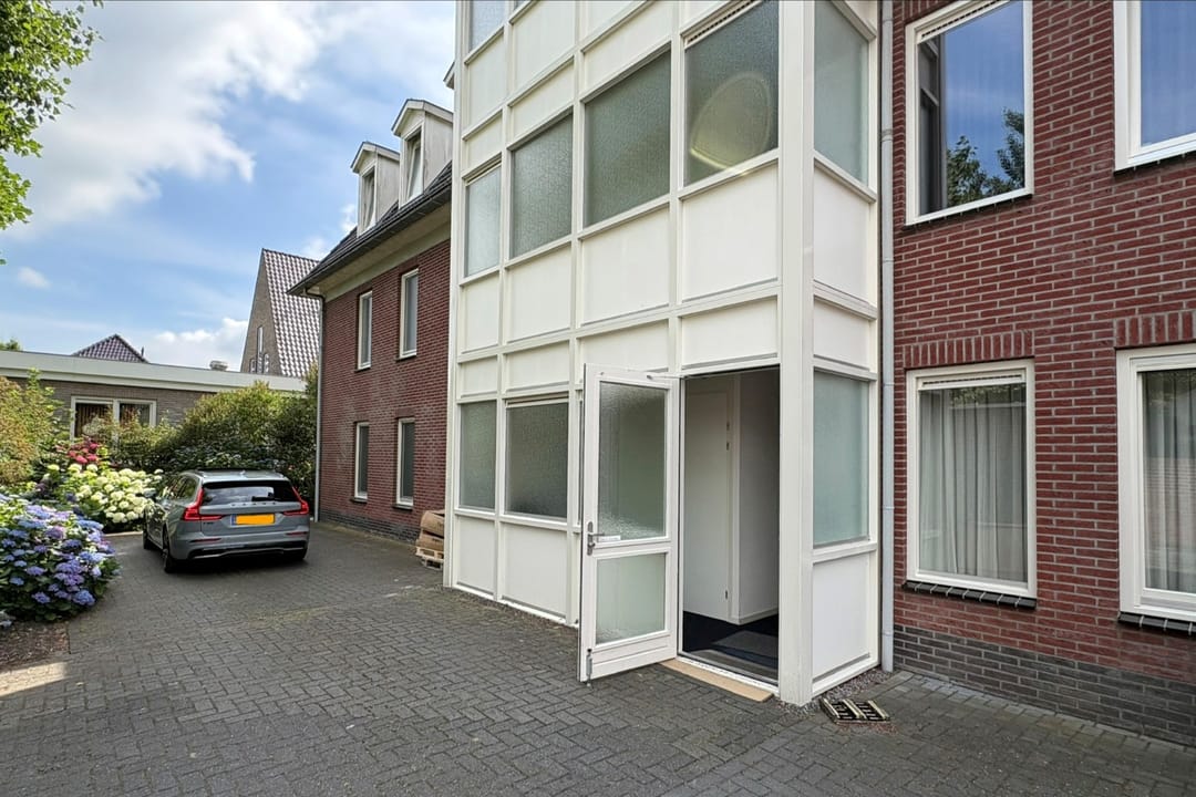 Foto 37 van Spoorstraat 2-01