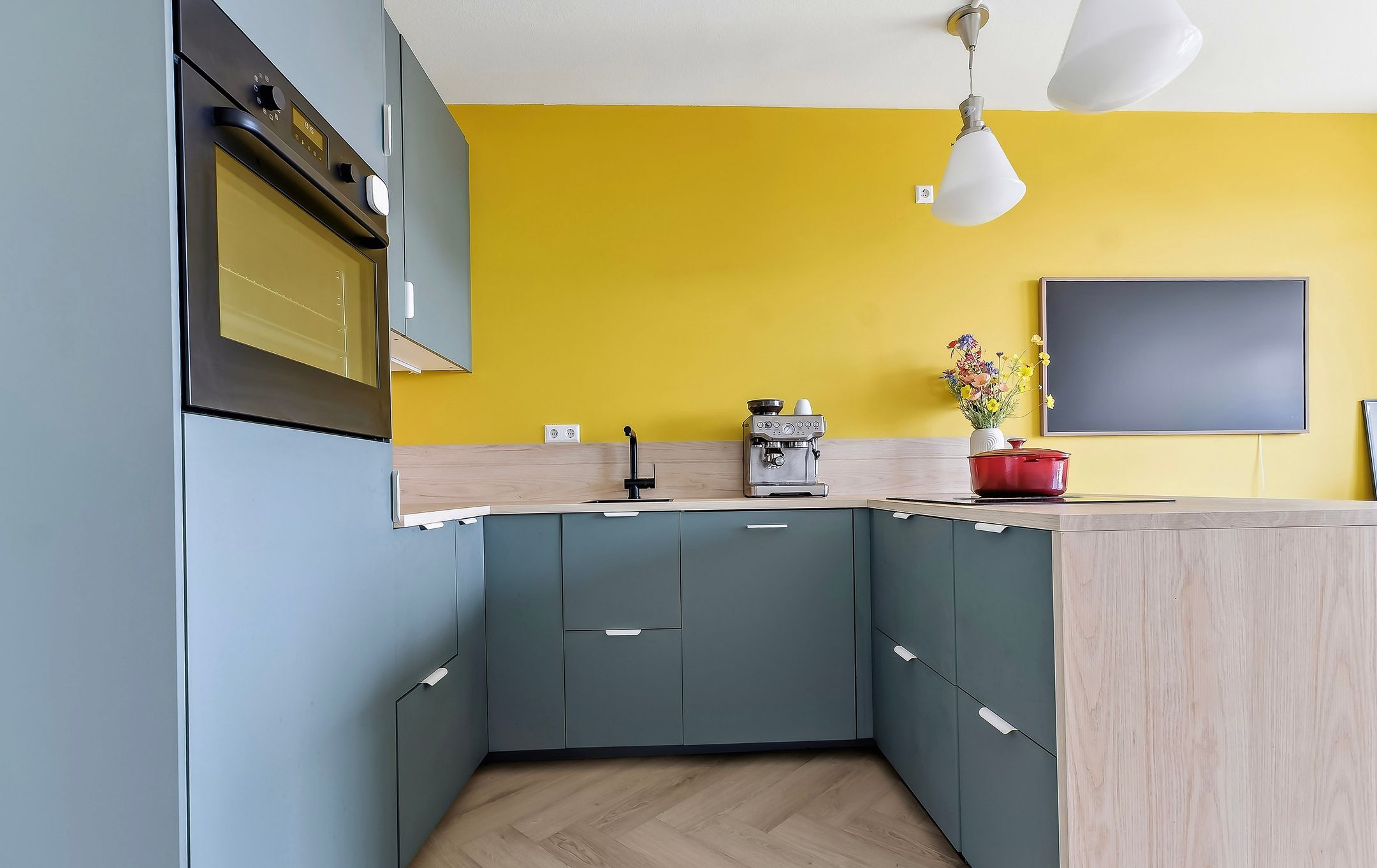 Photo 6 of Waldorpstraat 1752