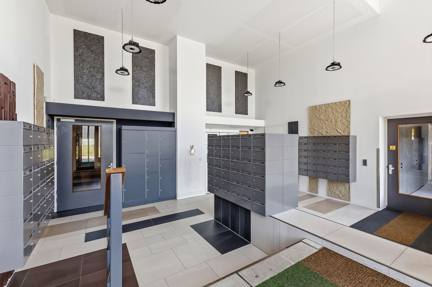 Photo 40 of Waldorpstraat 1752