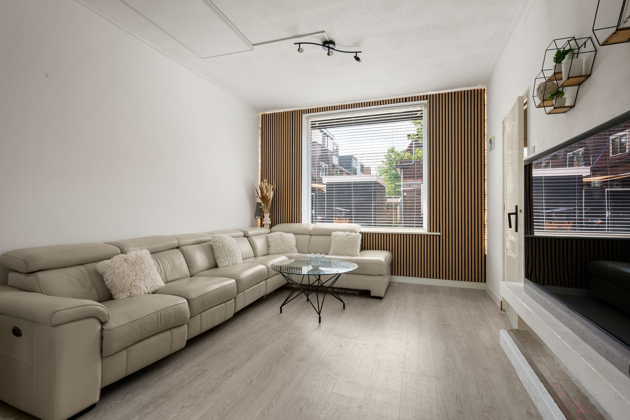 Photo 9 of Tollensstraat 8