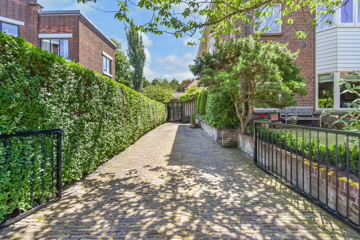 Hoekwoning te koop: Van Hoeylaan 31, 'S-Gravenhage