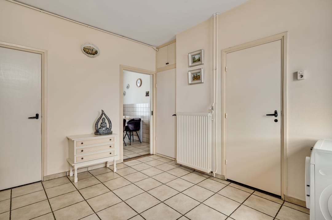 Photo 13 of Pol 6