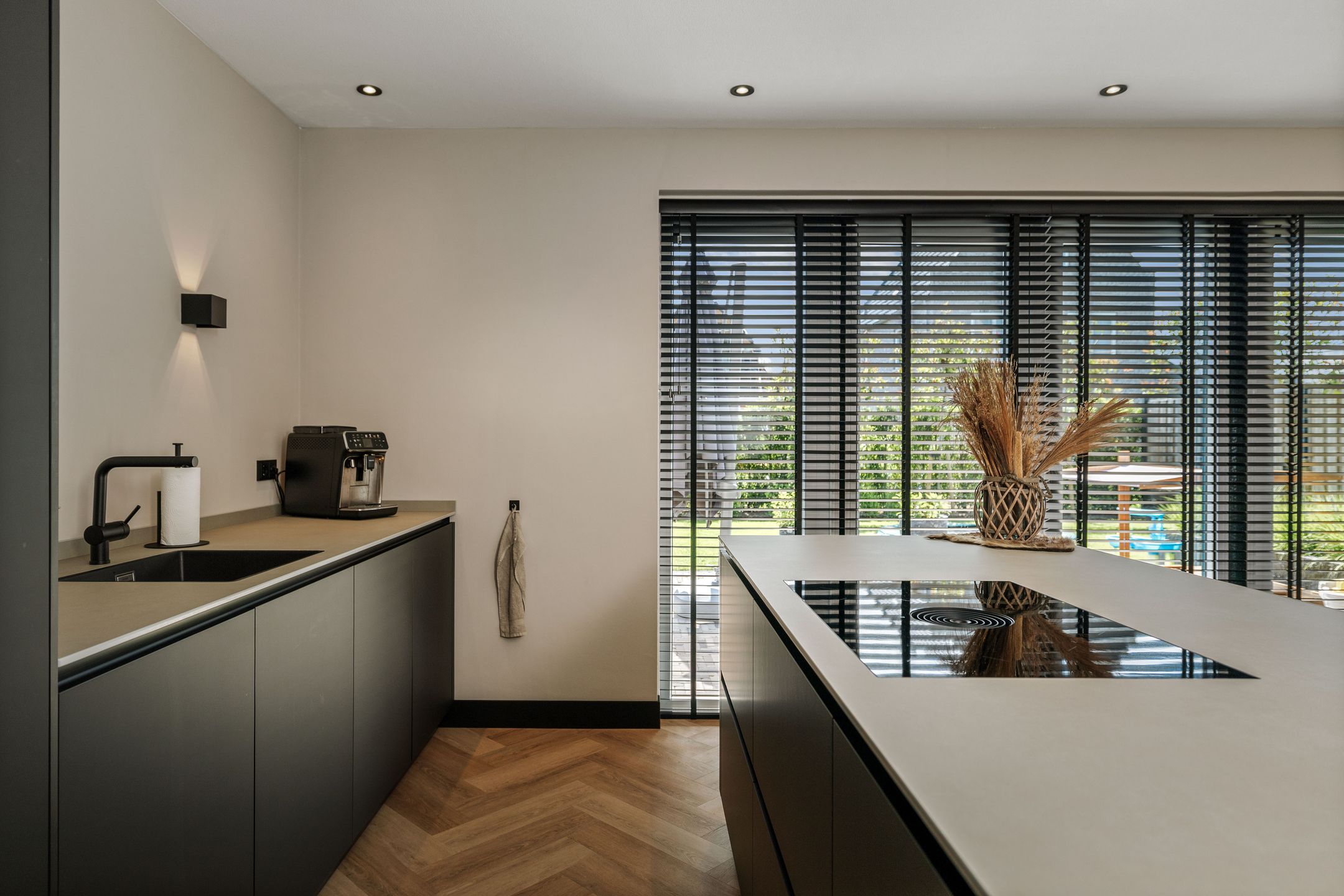Photo 12 of Joan Derk van der Capellenstraat 86