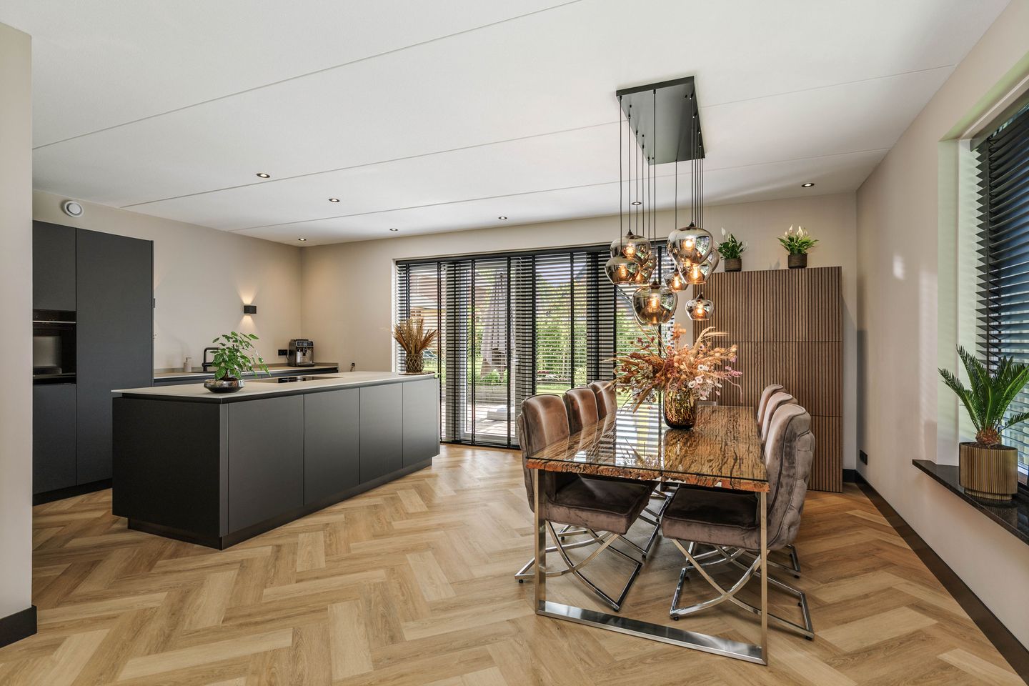 Photo 10 of Joan Derk van der Capellenstraat 86