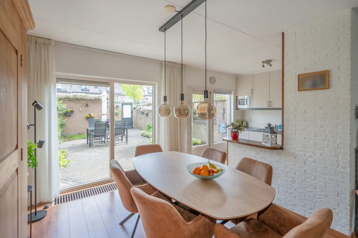 Tussenwoning te koop: Kamperfoeliehof 16, Nootdorp