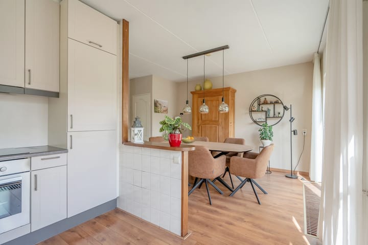 Tussenwoning te koop: Kamperfoeliehof 16, Nootdorp