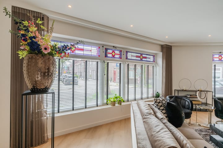 Tussenwoning te koop: Kardinaal van Enckevoirtstraat 15, Tilburg