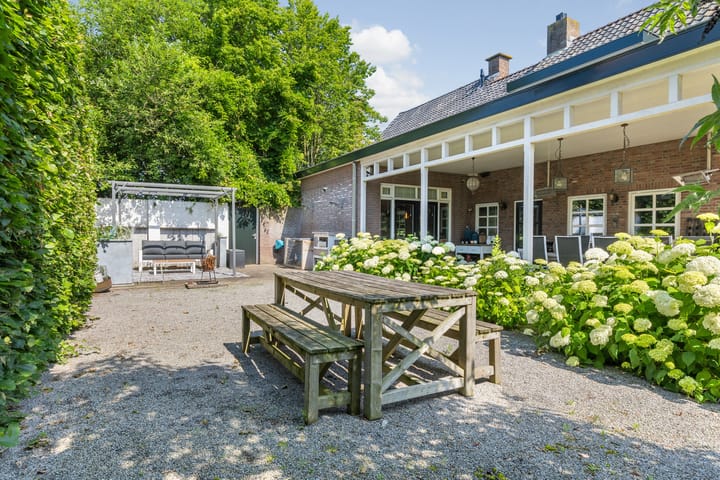 Vrijstaande woning te koop: Strijbeekseweg 13, Ulvenhout (Gem. Breda)