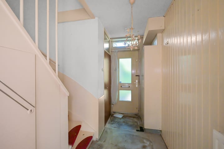 Tussenwoning te koop: Hoekerstraat 18, Zaandam