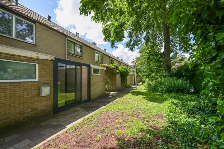 Tussenwoning te koop: Hoekerstraat 18, Zaandam