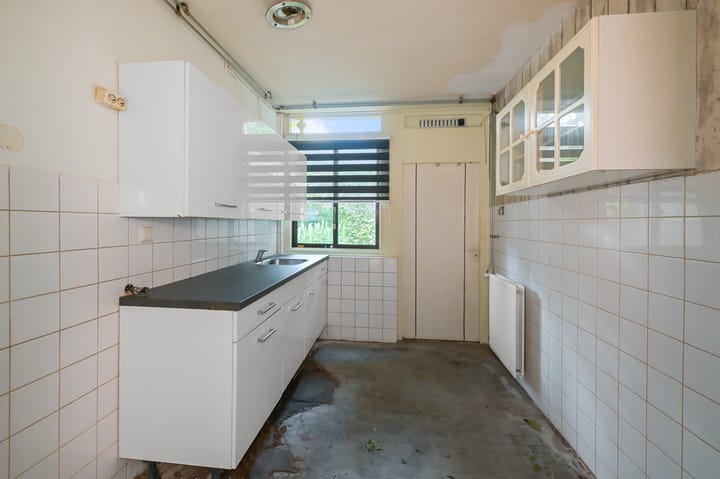 Tussenwoning te koop: Hoekerstraat 18, Zaandam