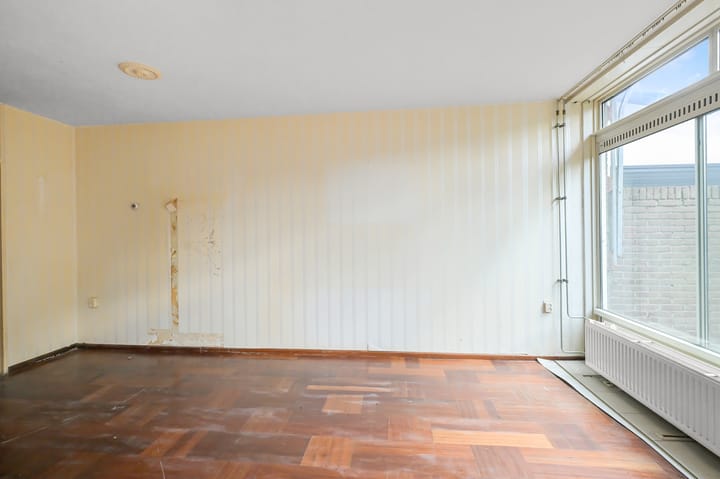 Tussenwoning te koop: Hoekerstraat 18, Zaandam