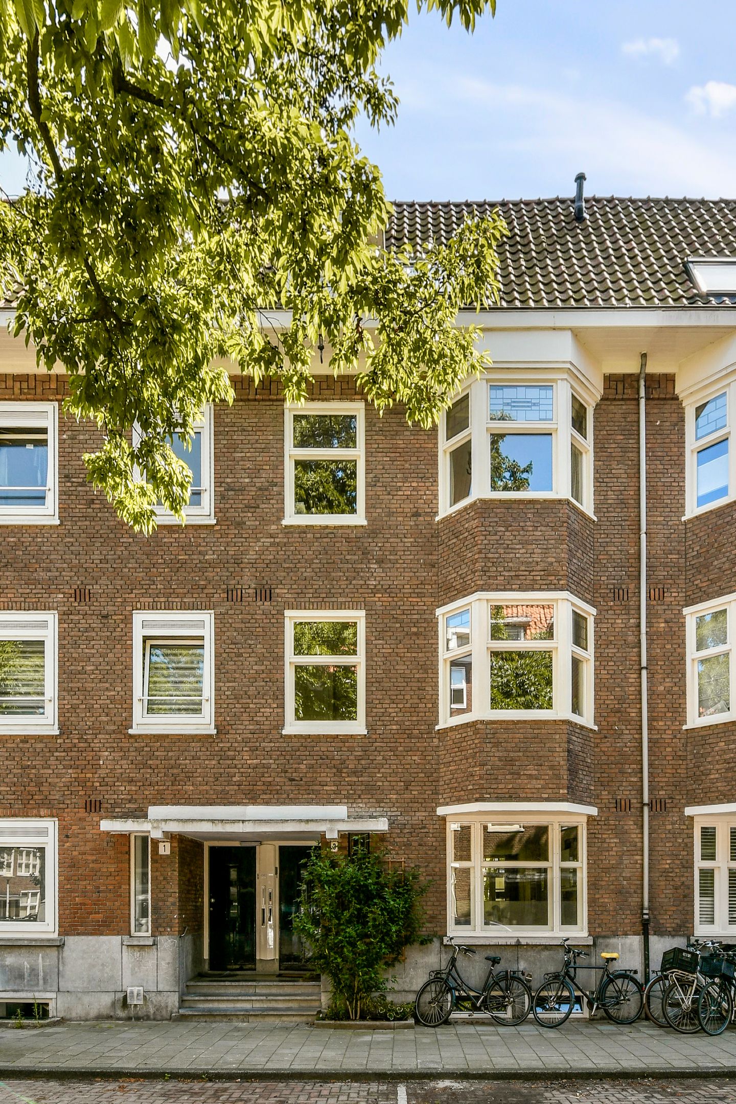 Foto 1 van Hillegomstraat 3-H