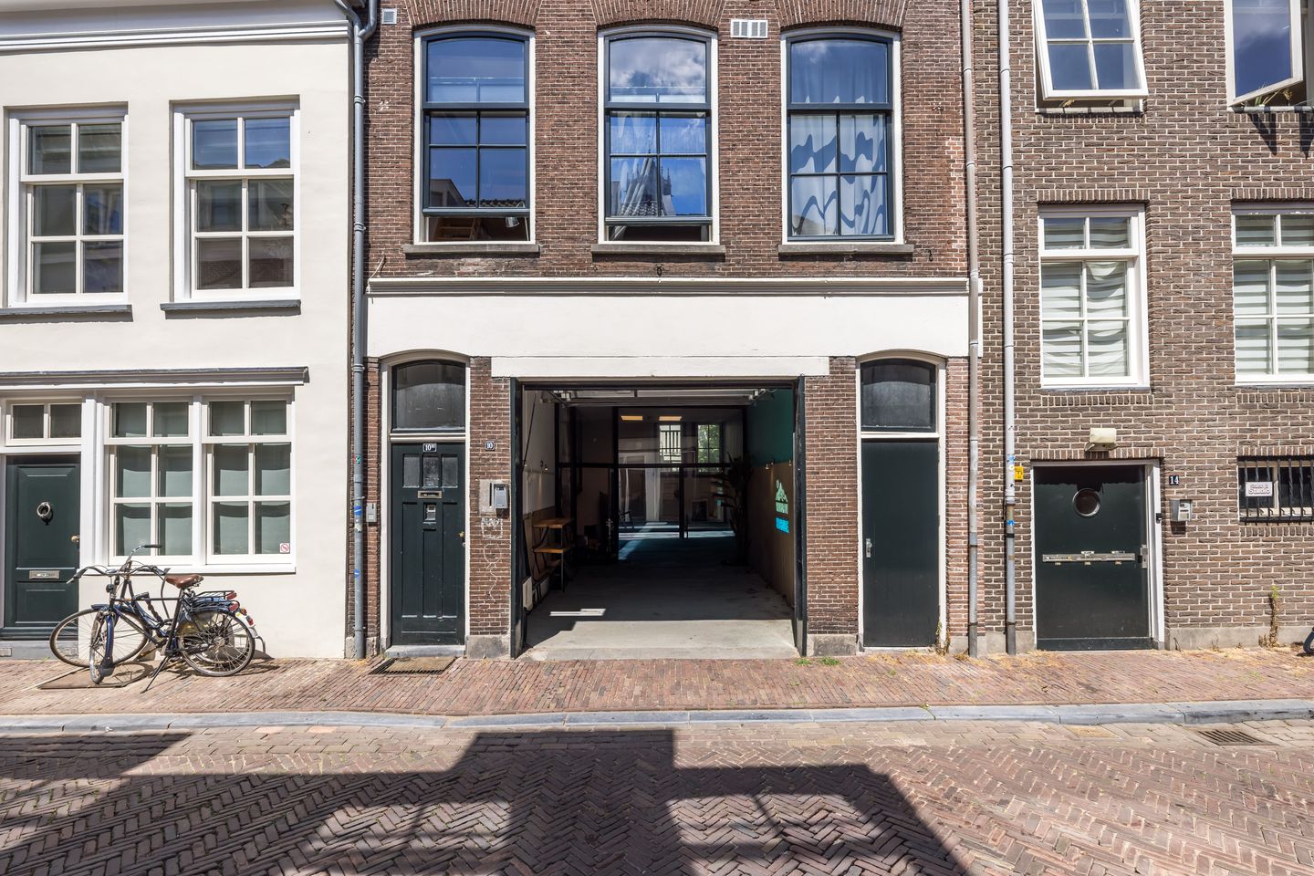 Bekijk foto 1 van Annastraat 10