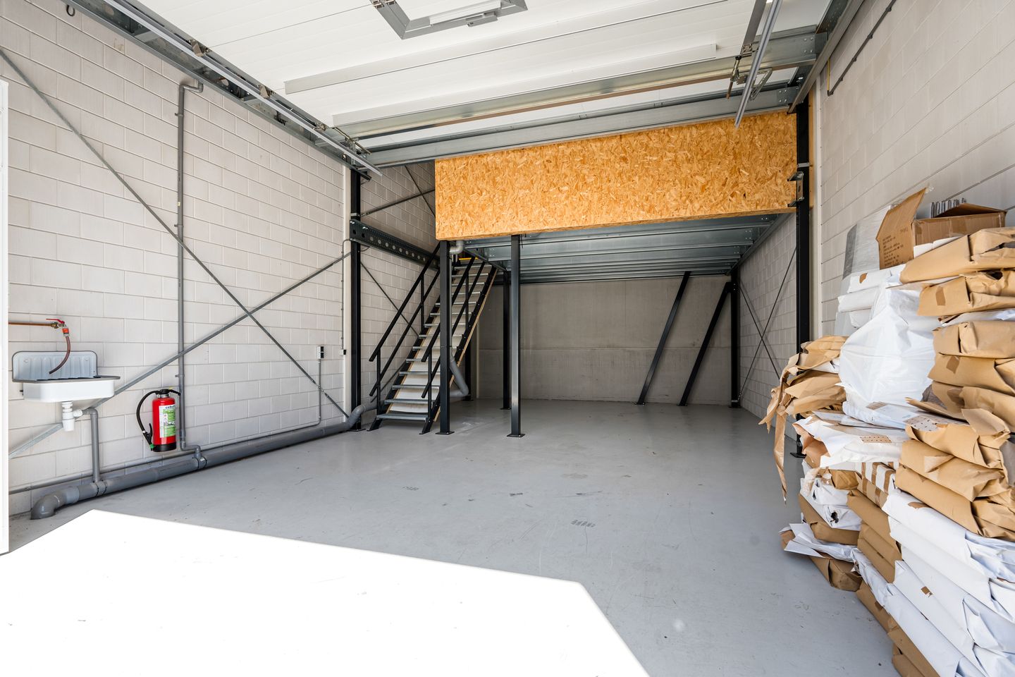 Bekijk foto 3 van Hertzstraat 13
