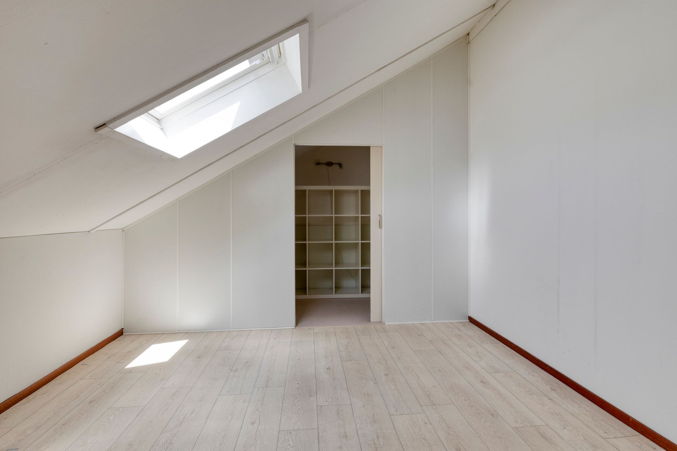Photo 24 of Feit 25
