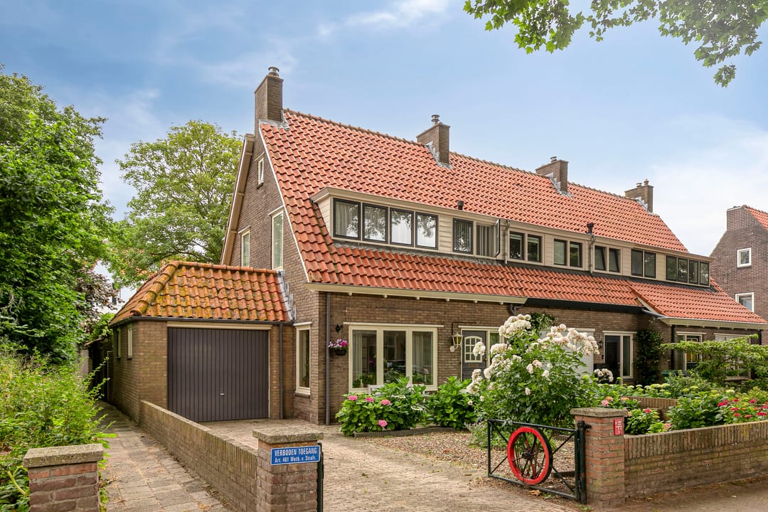 Photo 2 of Dampoortstraat 1